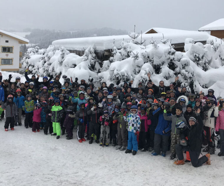 KINDER ZUKUNFT FÖRDERN e. V. kann Skifreizeit vom 03.-07.01.2023 in Hochfügen, Zillertal/Österreich dank Allianz realisieren.
